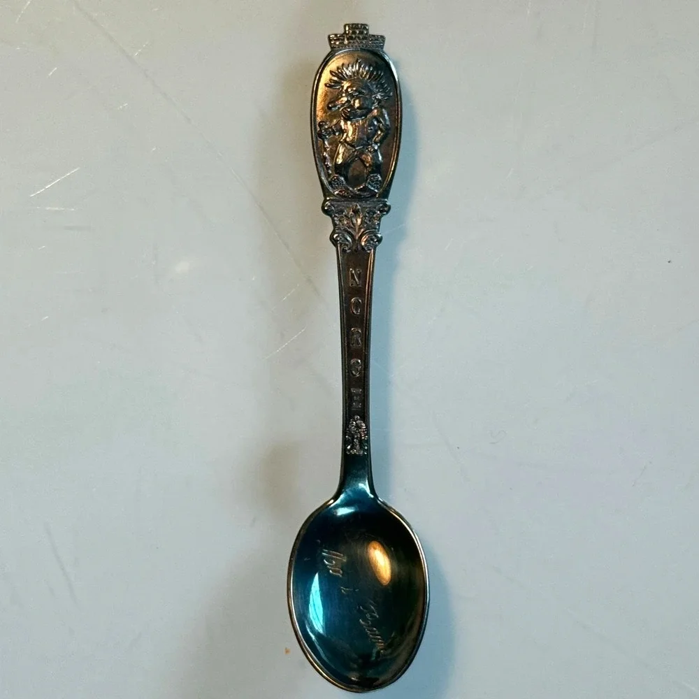Vintage Souvenir Spoons Sweden Norway Arctic‎ Circle Israel London St Maarten